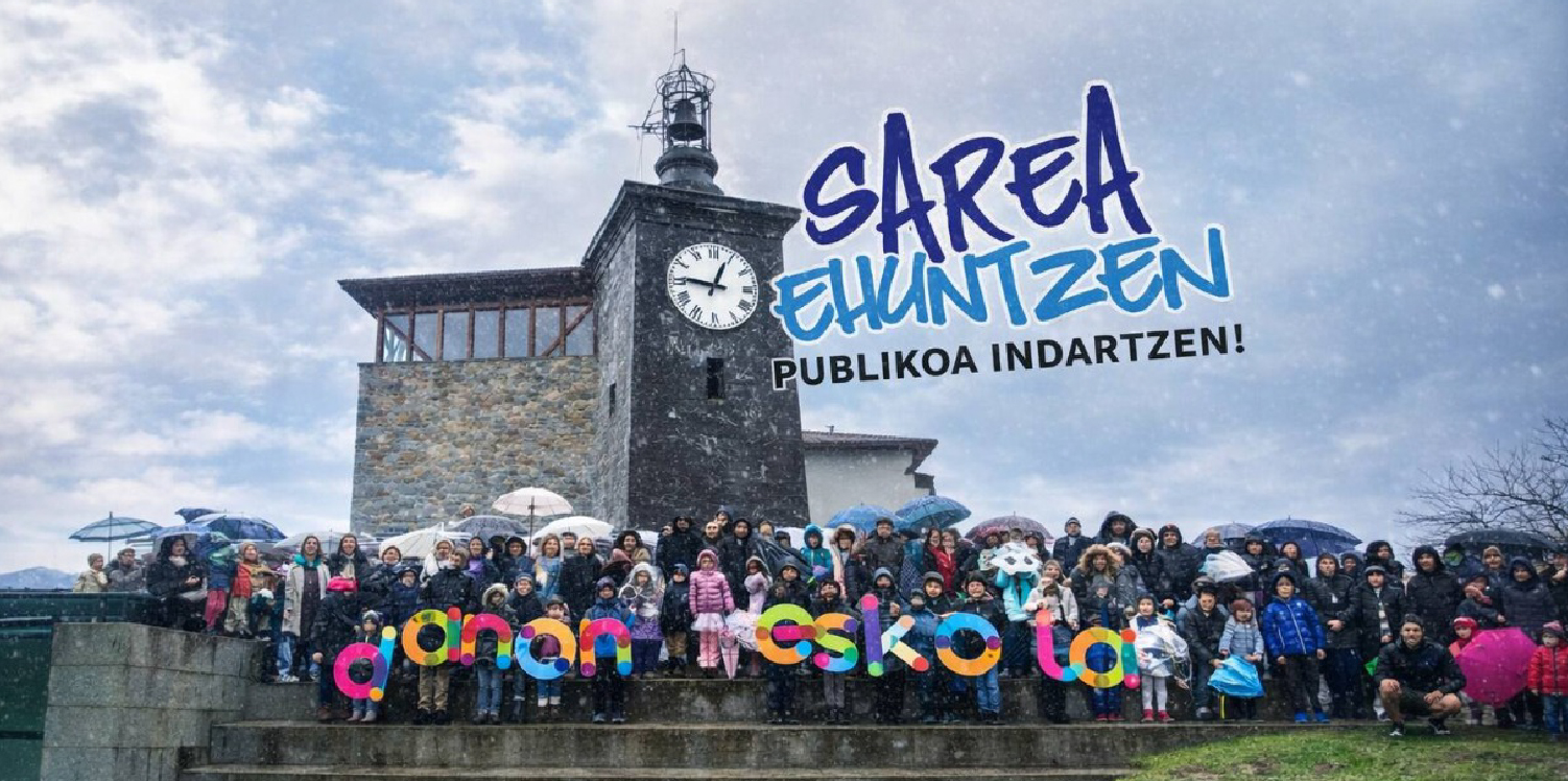 Helburua hezkuntza publikoaren arteko saretzea egitea izan da. Zornotza, Muxika, Gernika-Lumo, Arratzu, Gautegiz Arteaga, Natxitua, Busturia, Mundaka eta Bermeoko eskola eta zentro publikoak hartu dute saretzean parte.